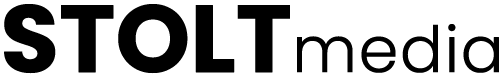 STOLTmedia logo i svart med gjennomsiktig bakgrunn